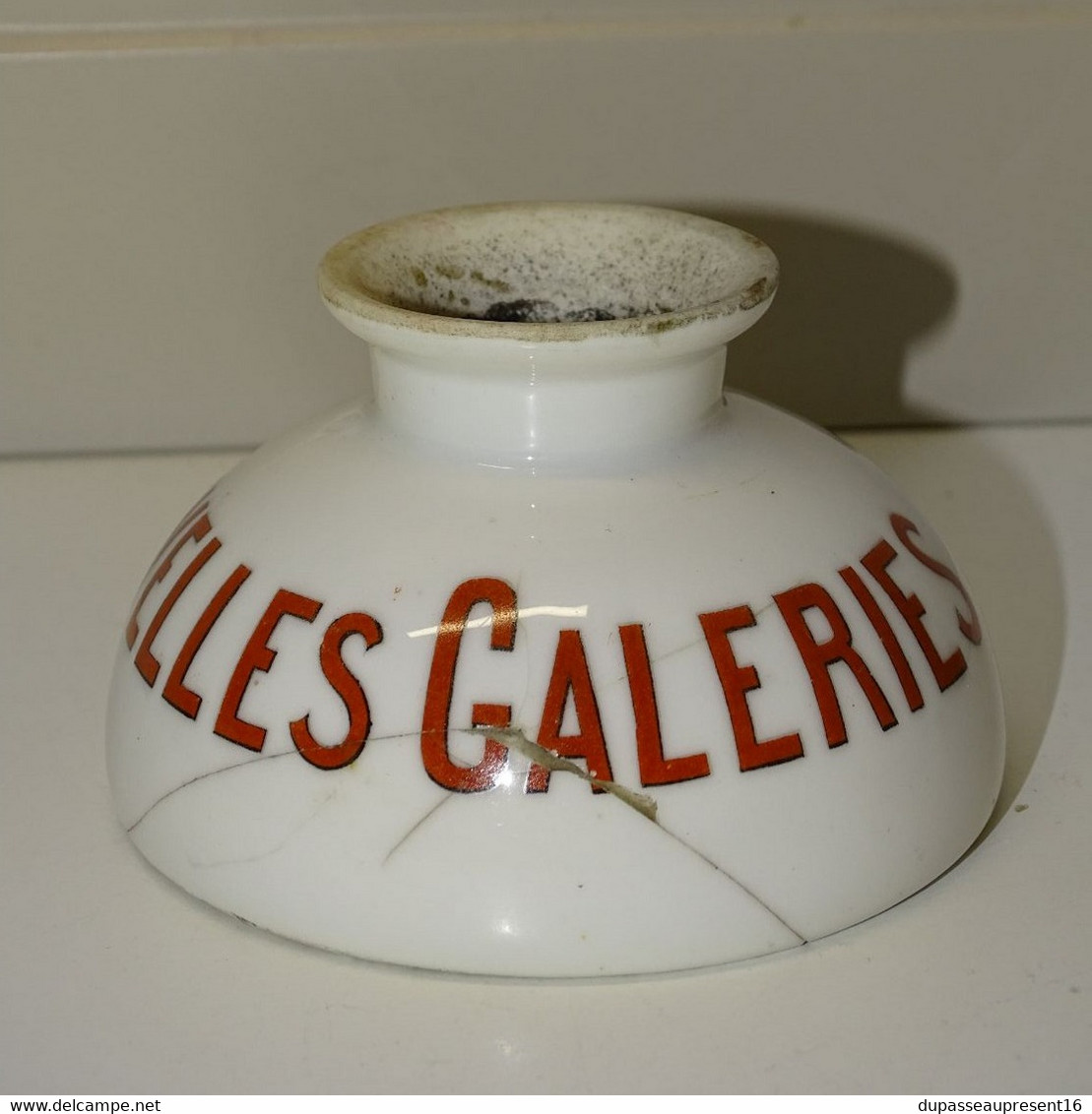 *ANCIEN ENCRIER PORCELAINE PUBLICITE NOUVELLES GALERIES COGNAC jus de grenier    E