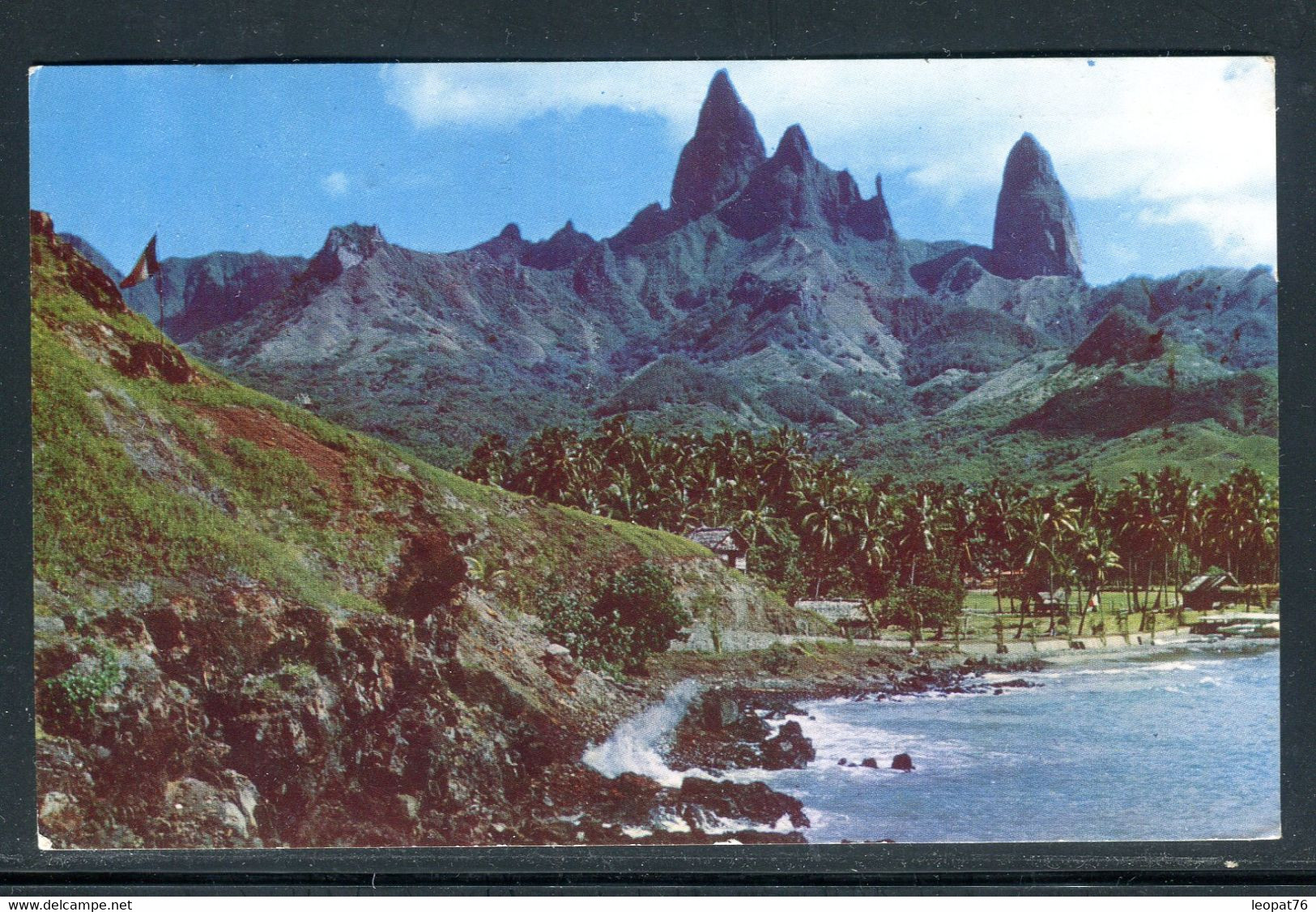 Polynésie - Affranchissement De Papeete Sur Carte Postale ( îles Marquises) Pour La France  - J 76 - Briefe U. Dokumente