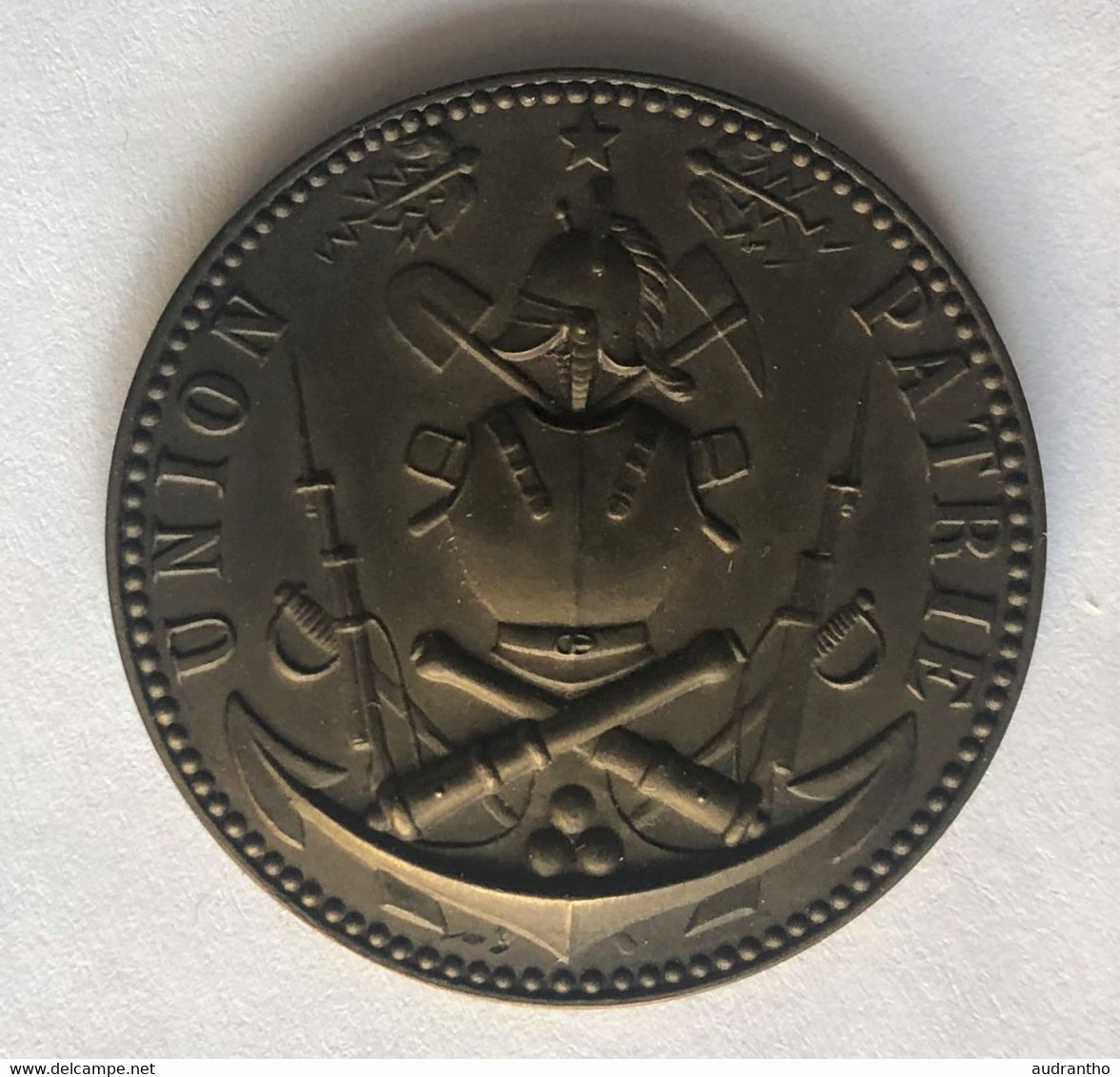 Médaille En Bronze Dans Coffret Association Des Anciens Sous Officiers Des Armées De Terre De Mer De L'air PUTOIS 1935 - Frankreich