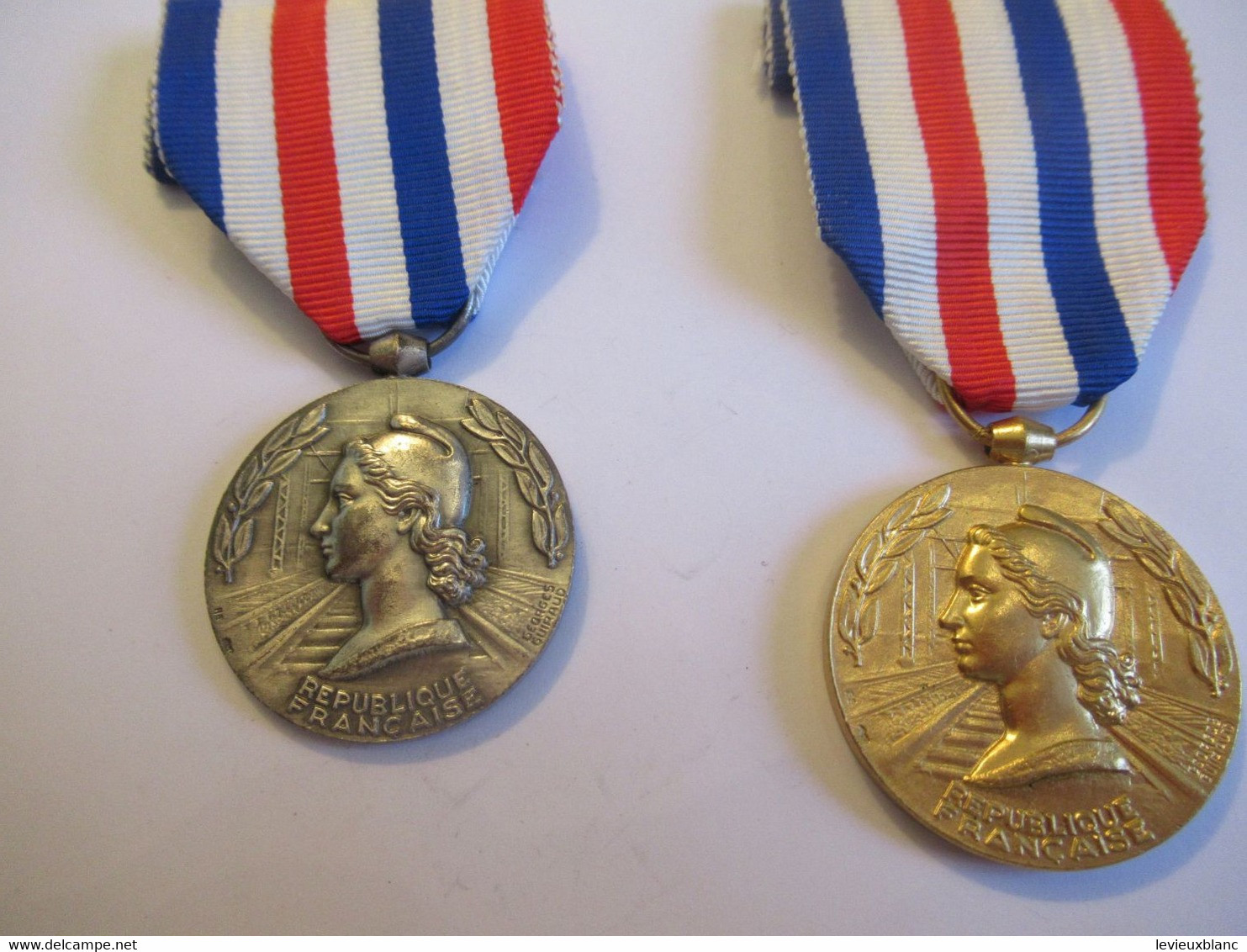 2 Médailles D'honneur Des Chemins De Fer/ RF / ARGENT & OR/ RATP ( Métro) /R. Bertrand/1966-1974    MED409 - Documenten