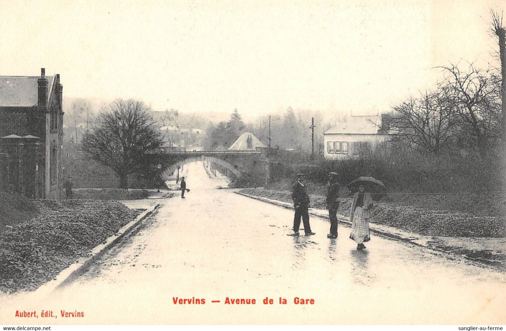 CPA 02 VERVINS AVENUE DE LA GARE - Vervins