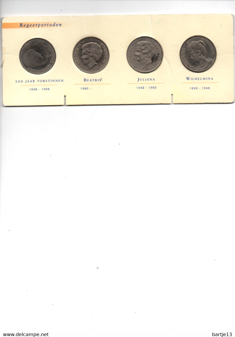 NEDERLAND SET 4 PENNINGEN CARD 100 JAAR VORSTINNEN WILJHELMINA, JULIANA, BEATRIX, 1898/1998 - Royaux/De Noblesse