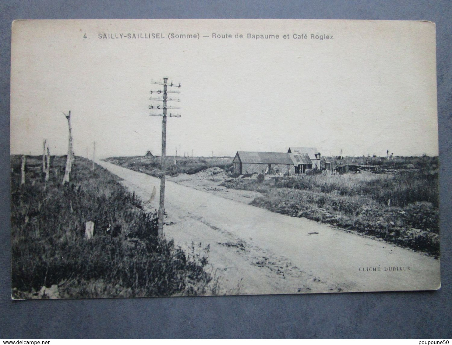 CPA 80 Somme SAILLY SAILLISEL  Prés Combles - La Route De Bapaume Et Le Café Rogiez  1910 - Combles