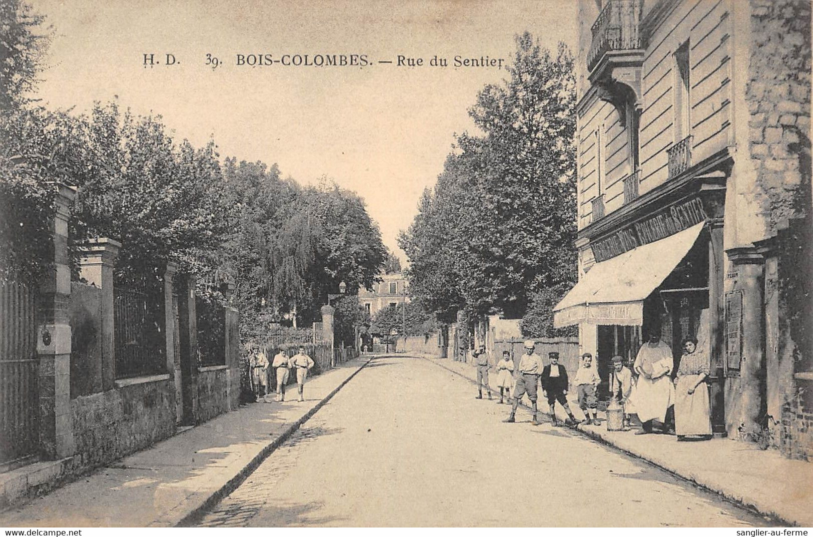 CPA 92 BOIS COLOMBES RUE DU SENTIER - Other & Unclassified
