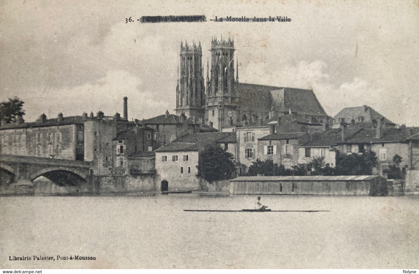 Pont à Mousson - La Moselle Dans La Ville - Aviron - Pont A Mousson