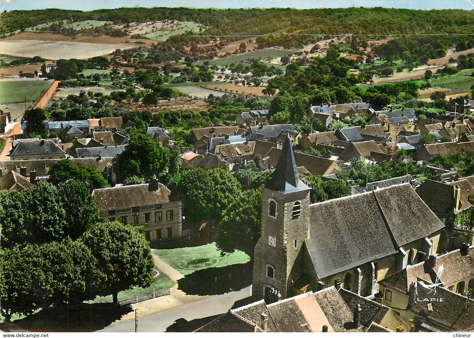 VERON L'EGLISE ET LA MAIRIE  VUE GENERALE AERIENNE - Veron