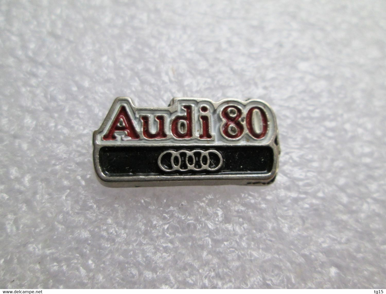 PIN'S    LOGO  AUDI  80 - Audi