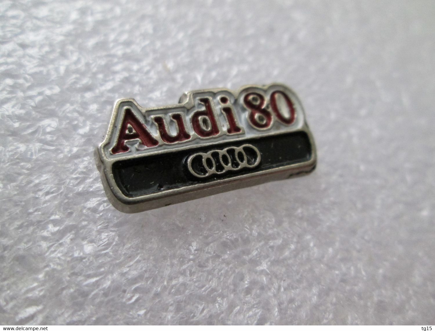 PIN'S    LOGO  AUDI  80 - Audi