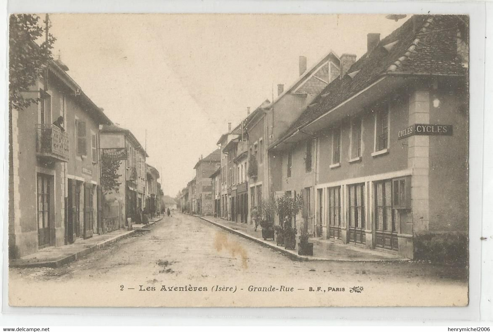 38 Isère Les Avenières Grande Rue Pub Cycles - Les Avenières