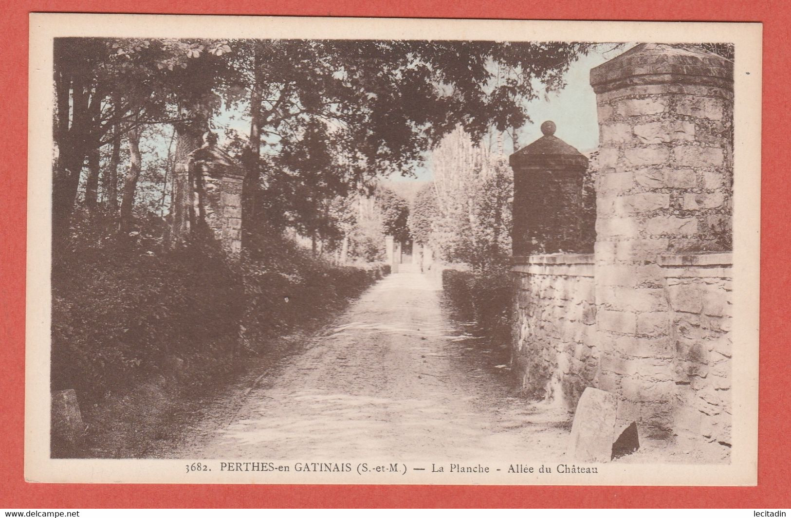 CP 77 PERTHES EN GATINOIS 2 Chateau De Mémorant - Perthes