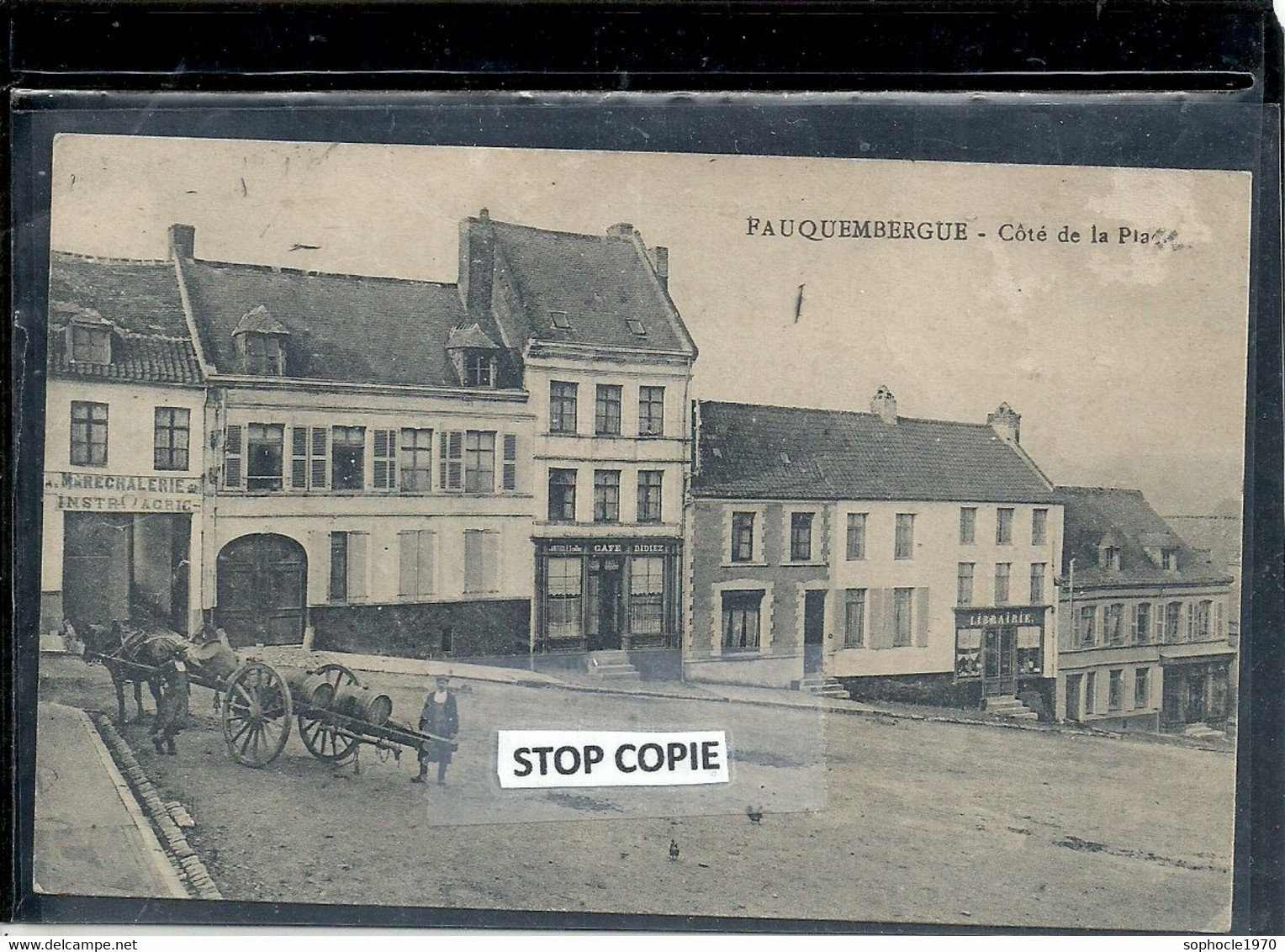 06 - 2022 - VAN2700 - PAS DE CALAIS - 62 - FAUQUEMBERGUE - Côté De La Place - Commerces - Petite Animation - Fauquembergues