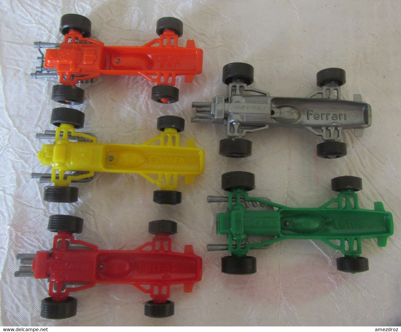 5 Voitures Miniatures En Plastique - Publicité (peut être Bonux)  (4) Ferrari Lotus BRM Cooper - Pubblicitari
