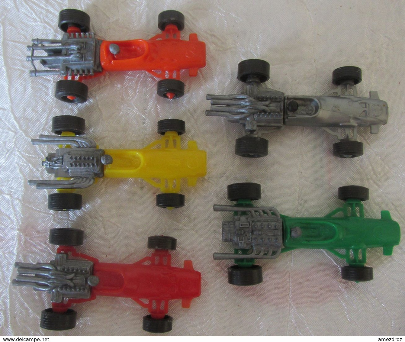 5 Voitures Miniatures En Plastique - Publicité (peut être Bonux)  (4) Ferrari Lotus BRM Cooper - Werbemodelle - Alle Marken