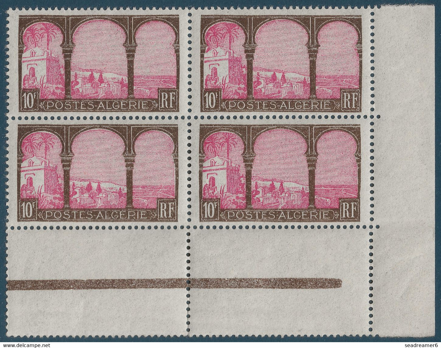 Algérie N°84c** Bloc De 4 CDFeuille 10FR Brun Et Rose Variété Arbre Coupé Tenant à Normal (1er Etat) RR Signé CALVES - Neufs