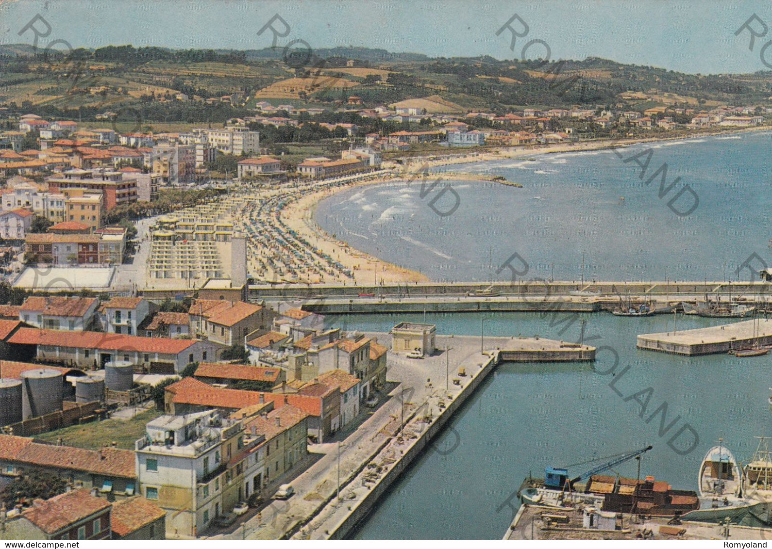 CARTOLINA  FANO,MARCHE,VEDUTA AEREA,RIVIERA ADRIATICA,SPIAGGIA,MARE,ESTATE,BELLA ITALIA,BOLLO STACCATO,VIAGGIATA 1982 - Fano