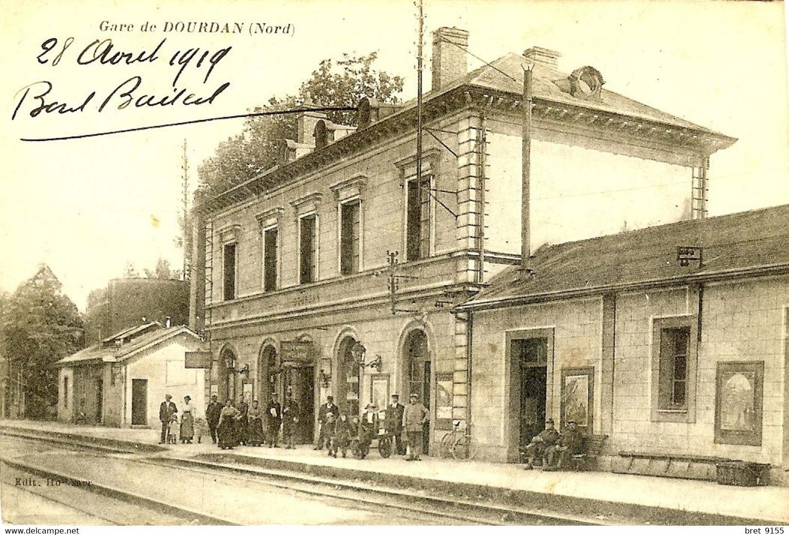 91 DOURDAN BELLE ANIMATION SUR LE QUAI DE LA GARE COTE NORD EN 1919 - Dourdan