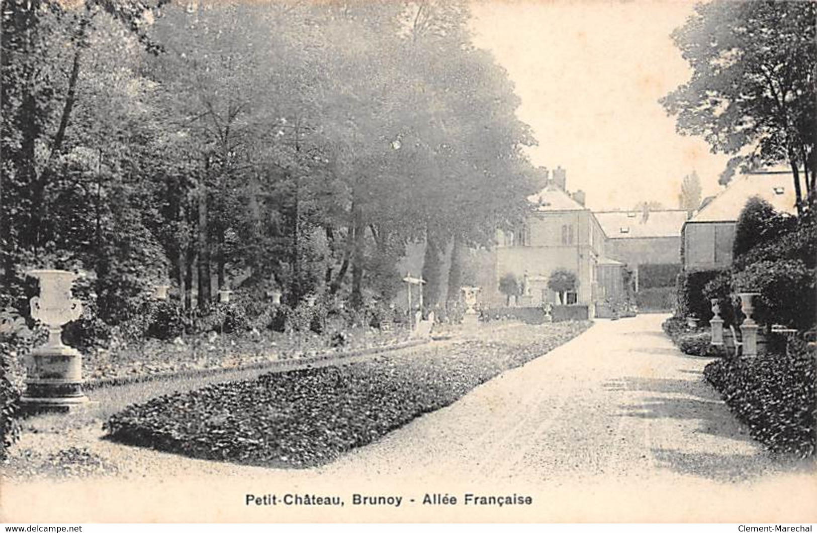 BRUNOY - Petit Château - Allée Française - Très Bon état - Brunoy