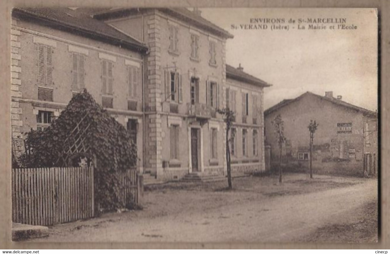 CPA 38 - SAINT-VERAND - Environs De SAINT-MARCELLIN - La Mairie Et L'Ecole - TB CENTRE VILLAGE - Saint-Vérand