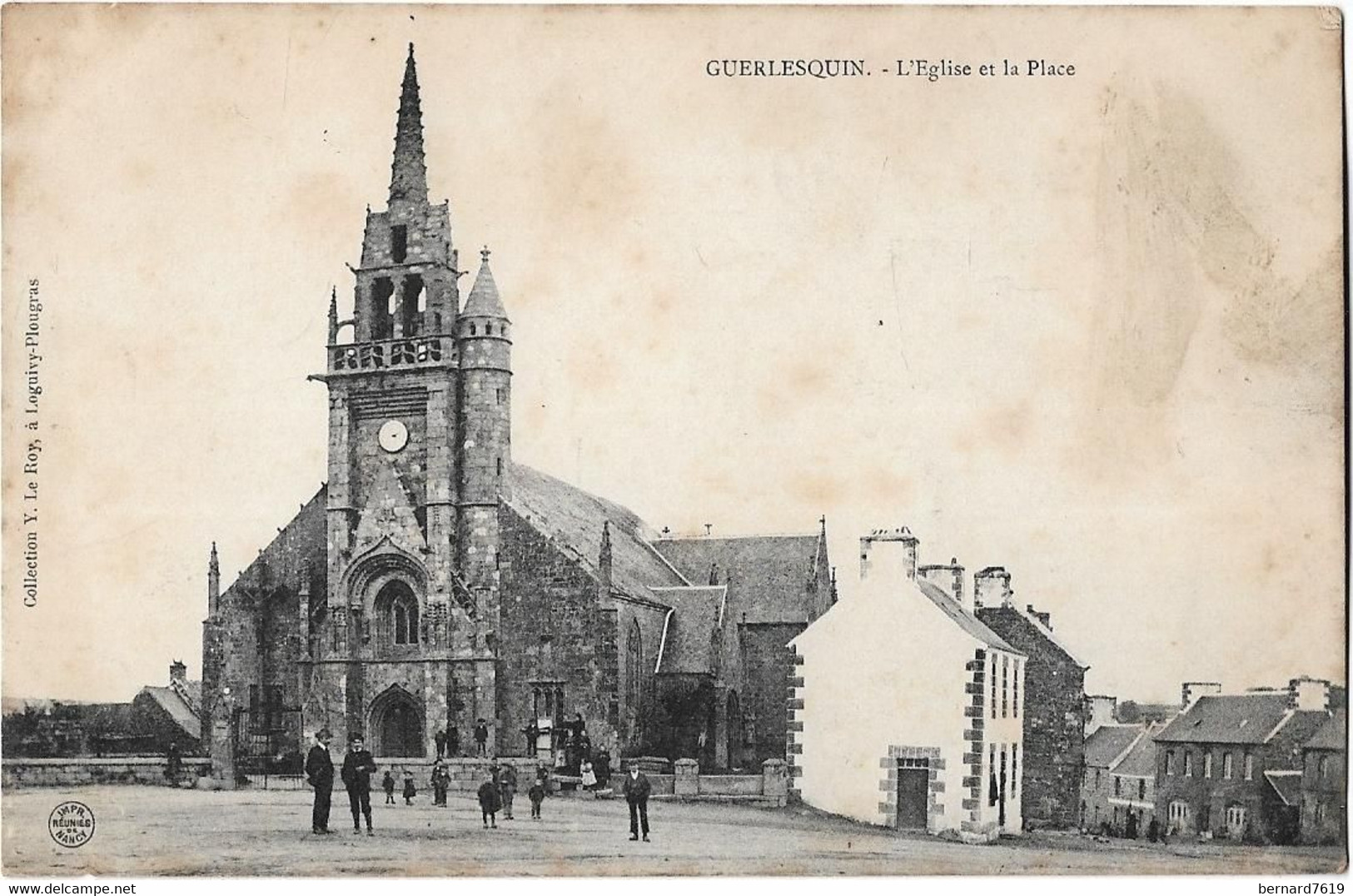 29   Guerlesquin  - L'eglise Et La Place - Guerlesquin