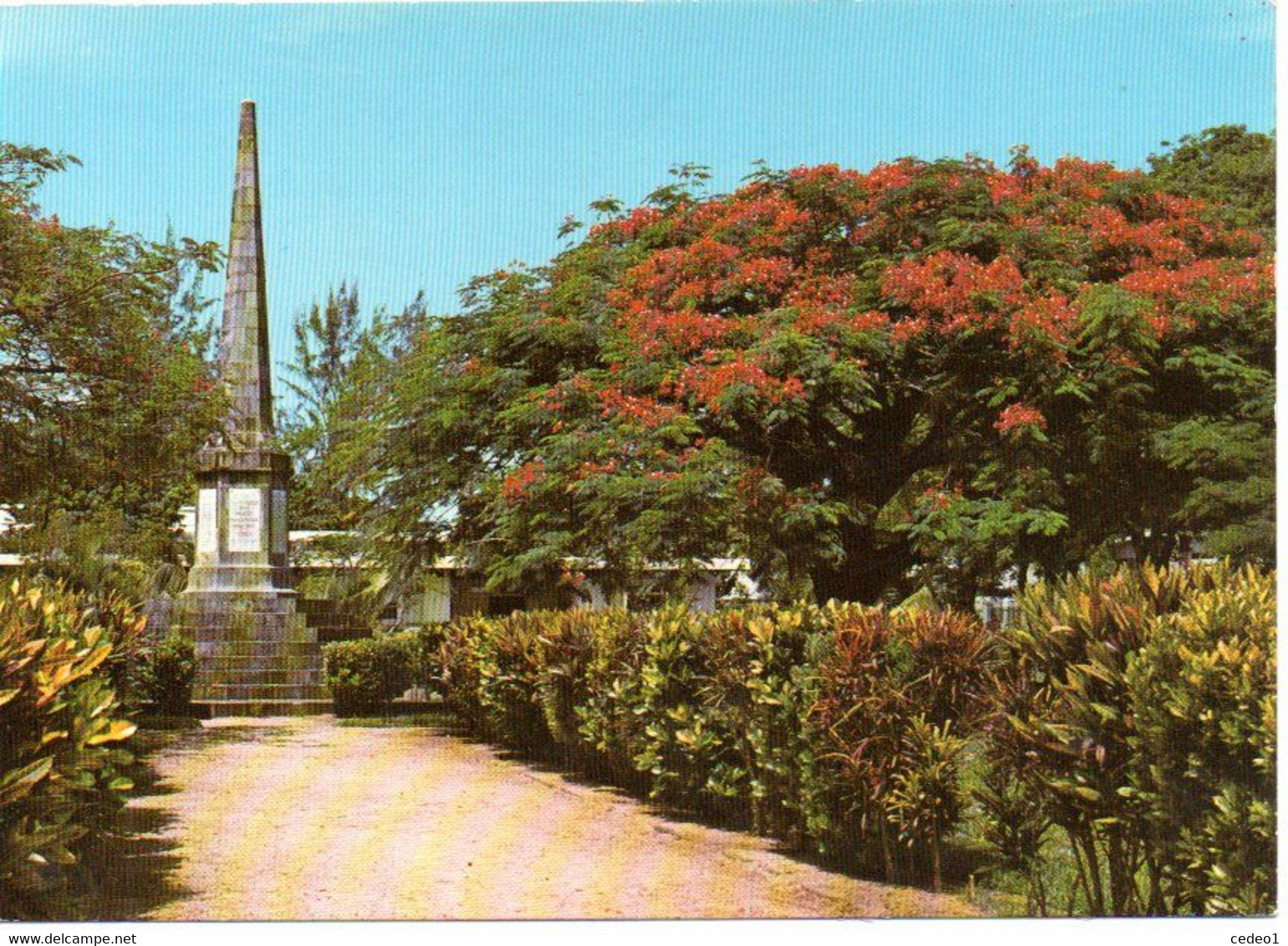 ILE DE LA REUNION   LE MONUMENT AUX MORTS DE SAINT PIERRE - Saint Pierre