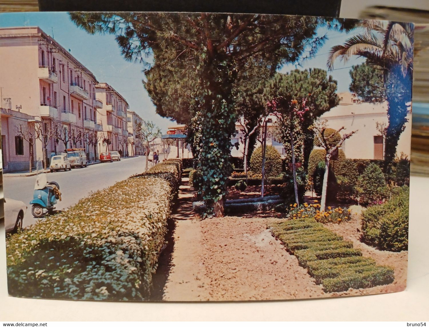 Cartolina Bernalda Provincia Matera Piazza Del Popolo Con Corso Vittorio Veneto , Vespa Anni 70 - Matera