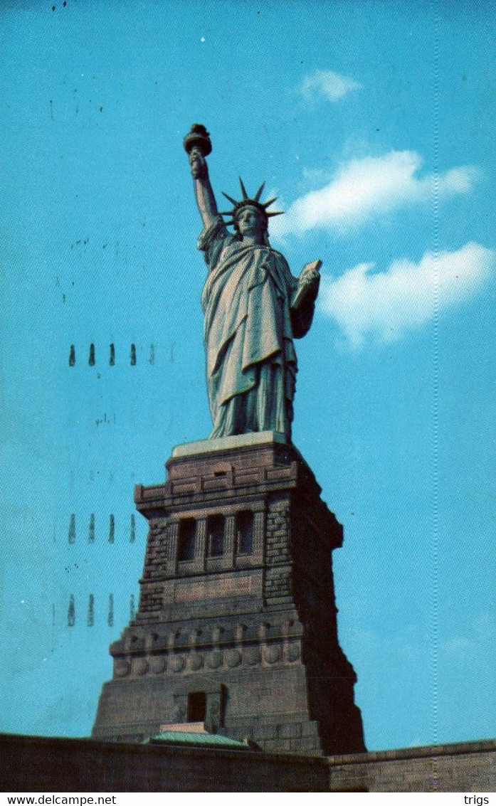 New York City - Statue Of Liberty On Liberty Island In New York Bay - Statue Of Liberty