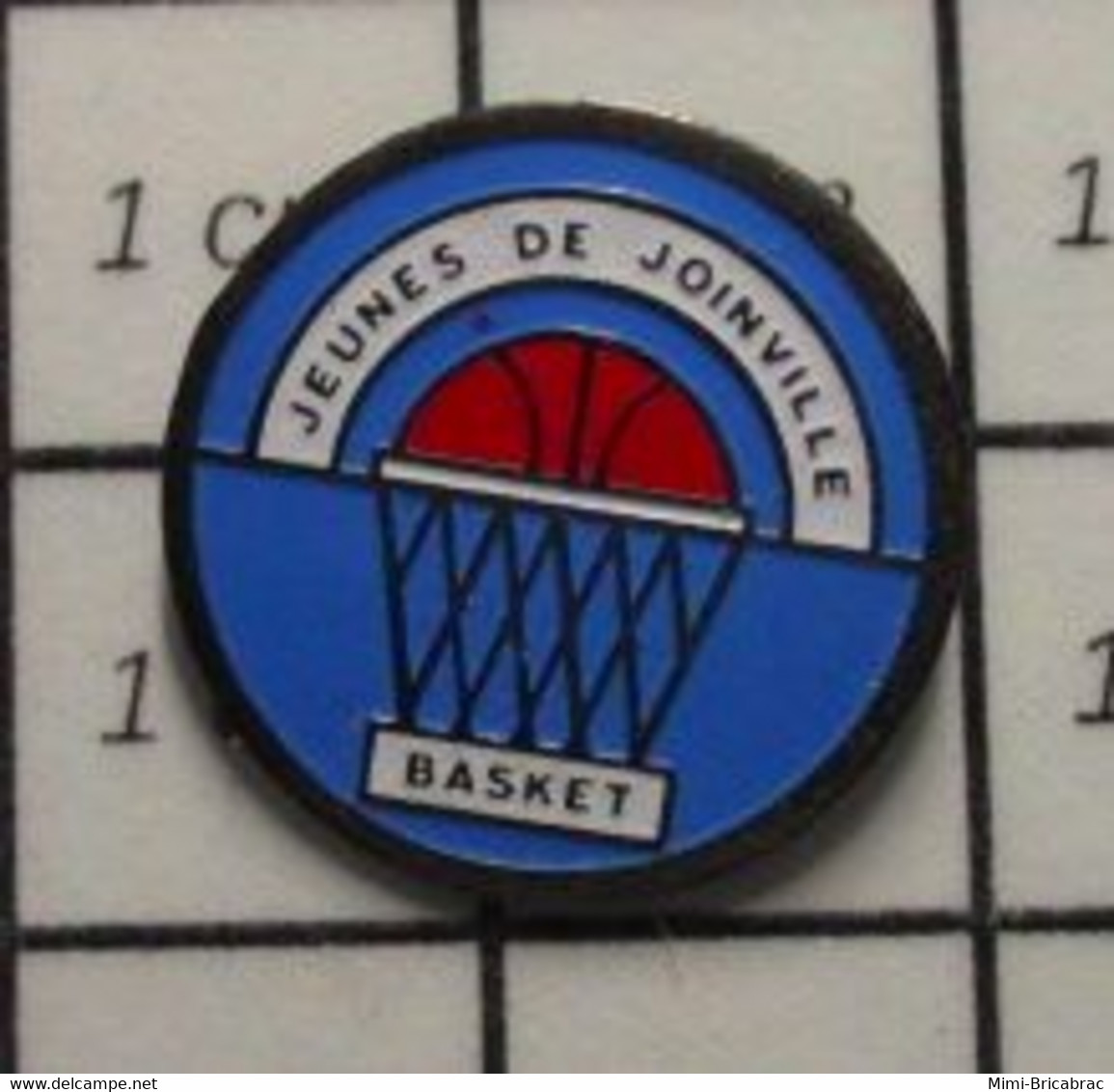 2722 Pin's Pins / Beau Et Rare / THEME : SPORTS / JEUNES DE JOINVILLE CLUB DE BASKET - Basketball