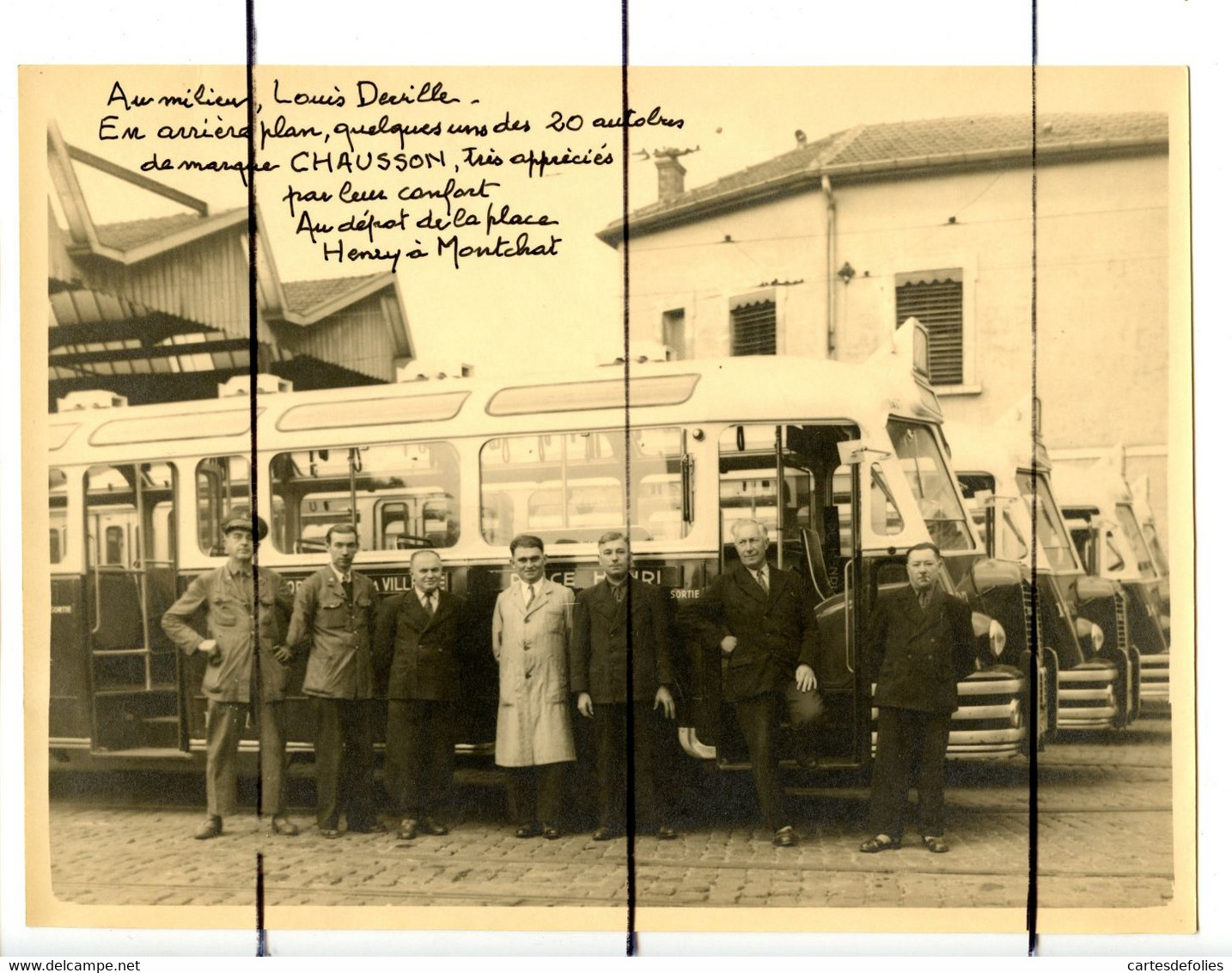 PHOTOGRAPHIE . Autobus CHAUSSON Au Dépôt De La Place Henry A LYON MONTCHAT . Personnels Devant Car Bus. DEVILLE LOUIS - Plaatsen