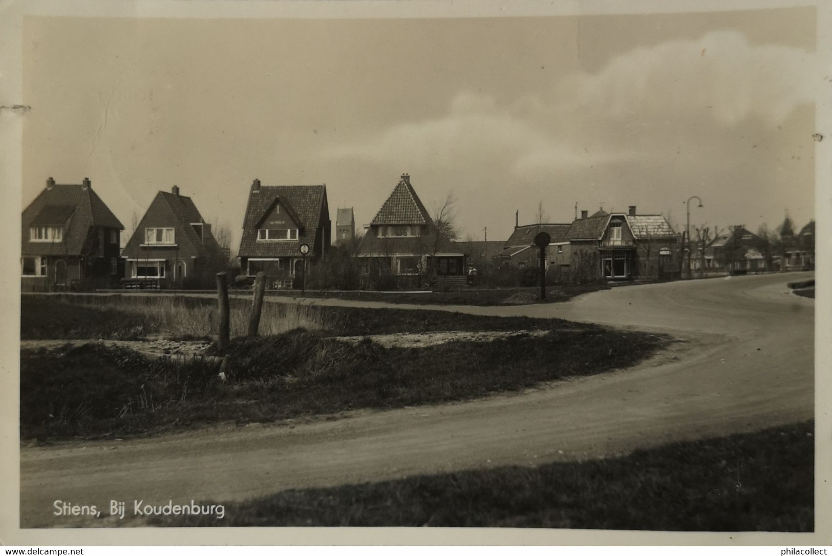 Stiens (Frl.) Echte Foto // Bij Koudenburg 194q Scheurtje 4 Mm Rand - Sonstige & Ohne Zuordnung