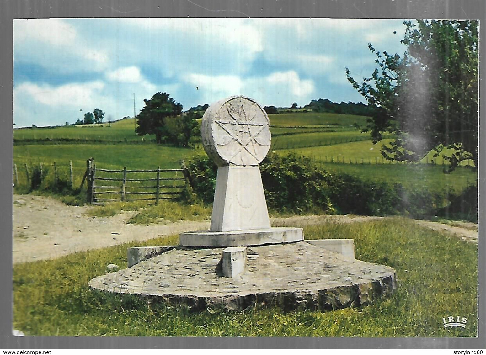 Cpm 6437260 Environs De Saint Palais Carrefour Des Routes De St Jacques De Compostelle De Paris De Vezelay Et Du Puy - Saint Palais