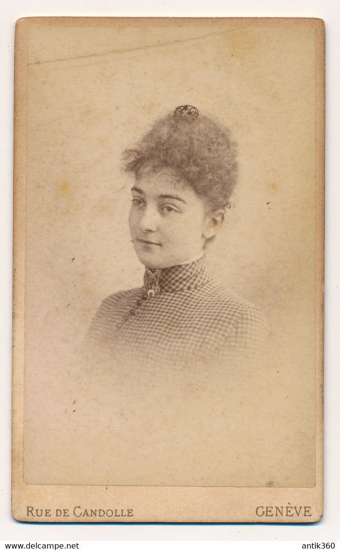 Photographie XIXe CDV Portrait D'une Jeune Fille Photographe Lacroix à Genève - Anciennes (Av. 1900)