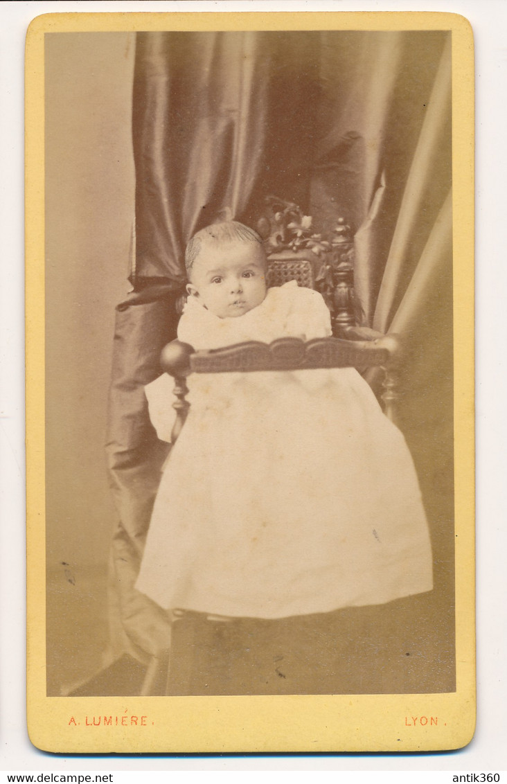 Photographie XIXe CDV Portrait D'un Bébé Chaise Haute Photographe Lumière Lyon - Ancianas (antes De 1900)