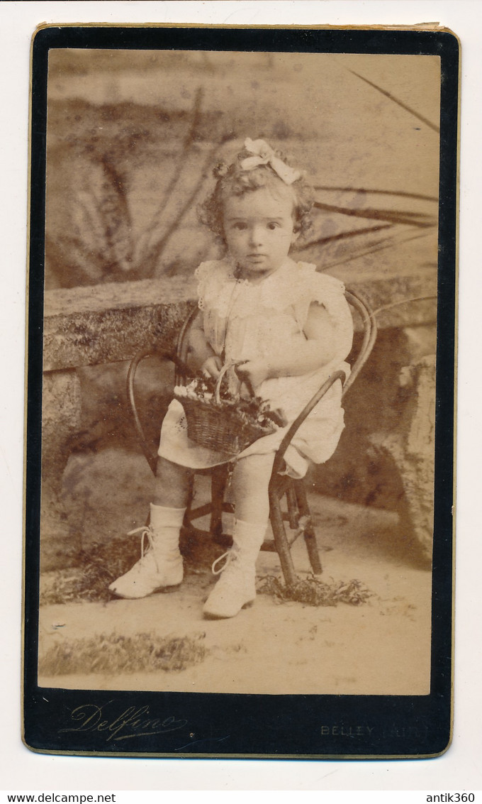 Photographie XIXe CDV Portrait D'une Jeune Fille Fillette Et Son Panier Photographe Delfino Belley - Alte (vor 1900)