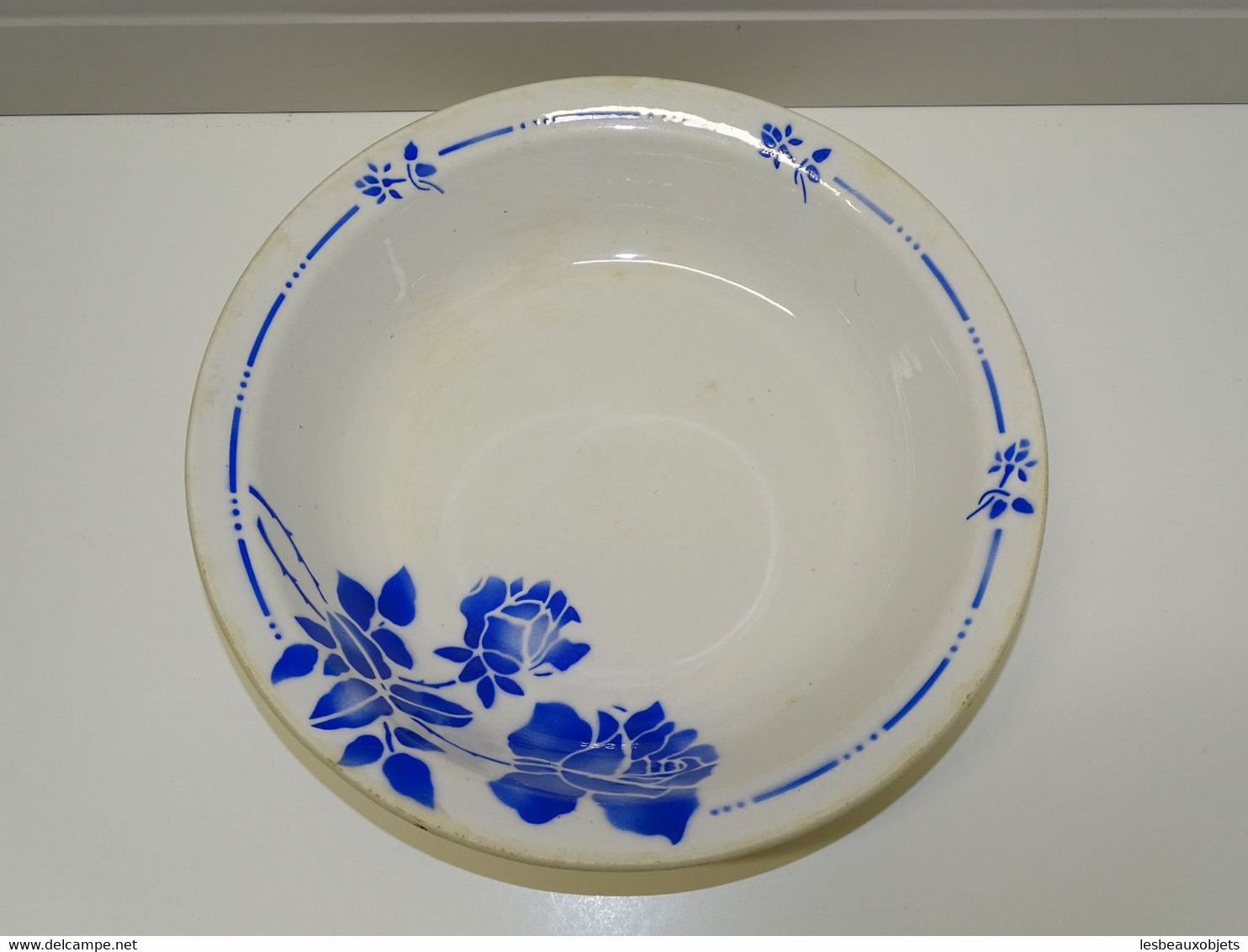 *ANCIEN PLAT ROND CREUX CERAMIQUE ST AMAND GILBERT ART DECO FLEURS BLEUES    E