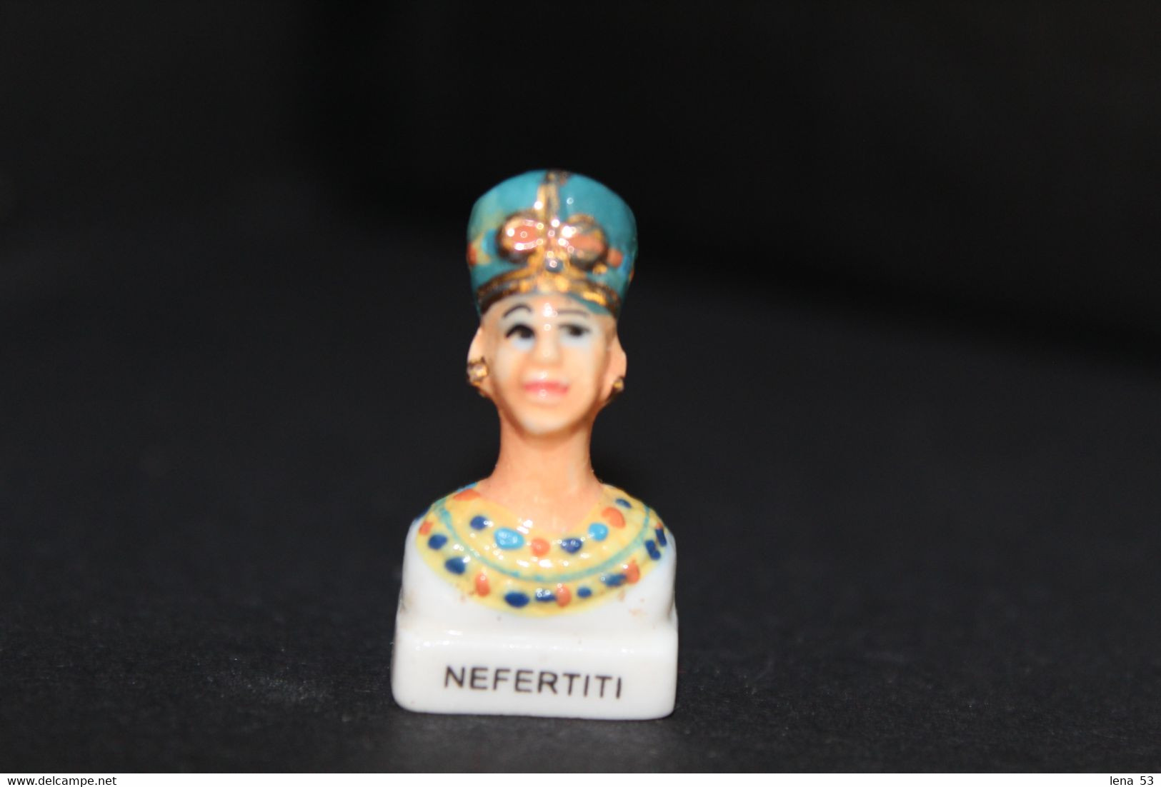 Fève De La Série ÉGYPTE ( Banette ) - Néfertiti - Prime 2005 (Réf. 029) - Histoire