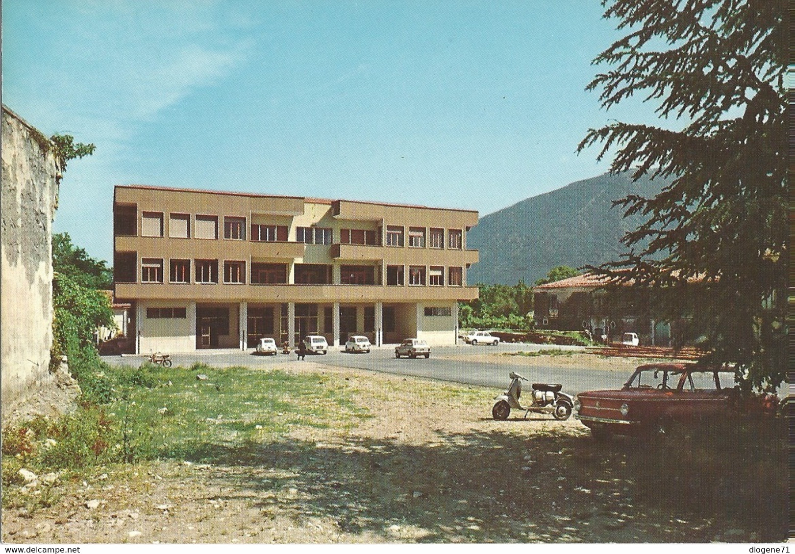 Serino Piazza Municipio Animata Fiat 500 Oldtimer Vespa - Avellino