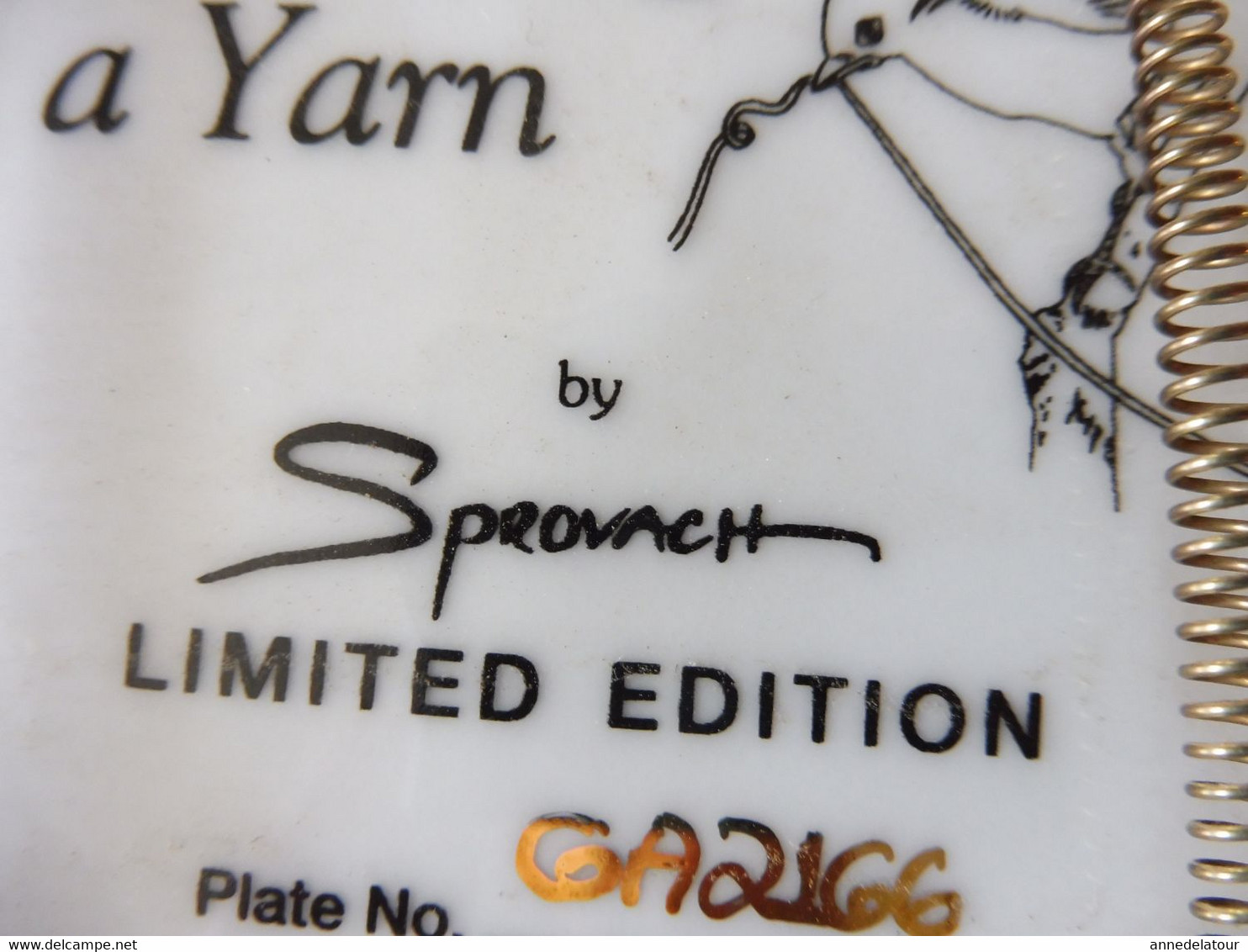 ASSIETTE décorative  CHATS et OISEAUX  édition limitée N° GA 2166  signé Sprovach "SPINNING a YARN"