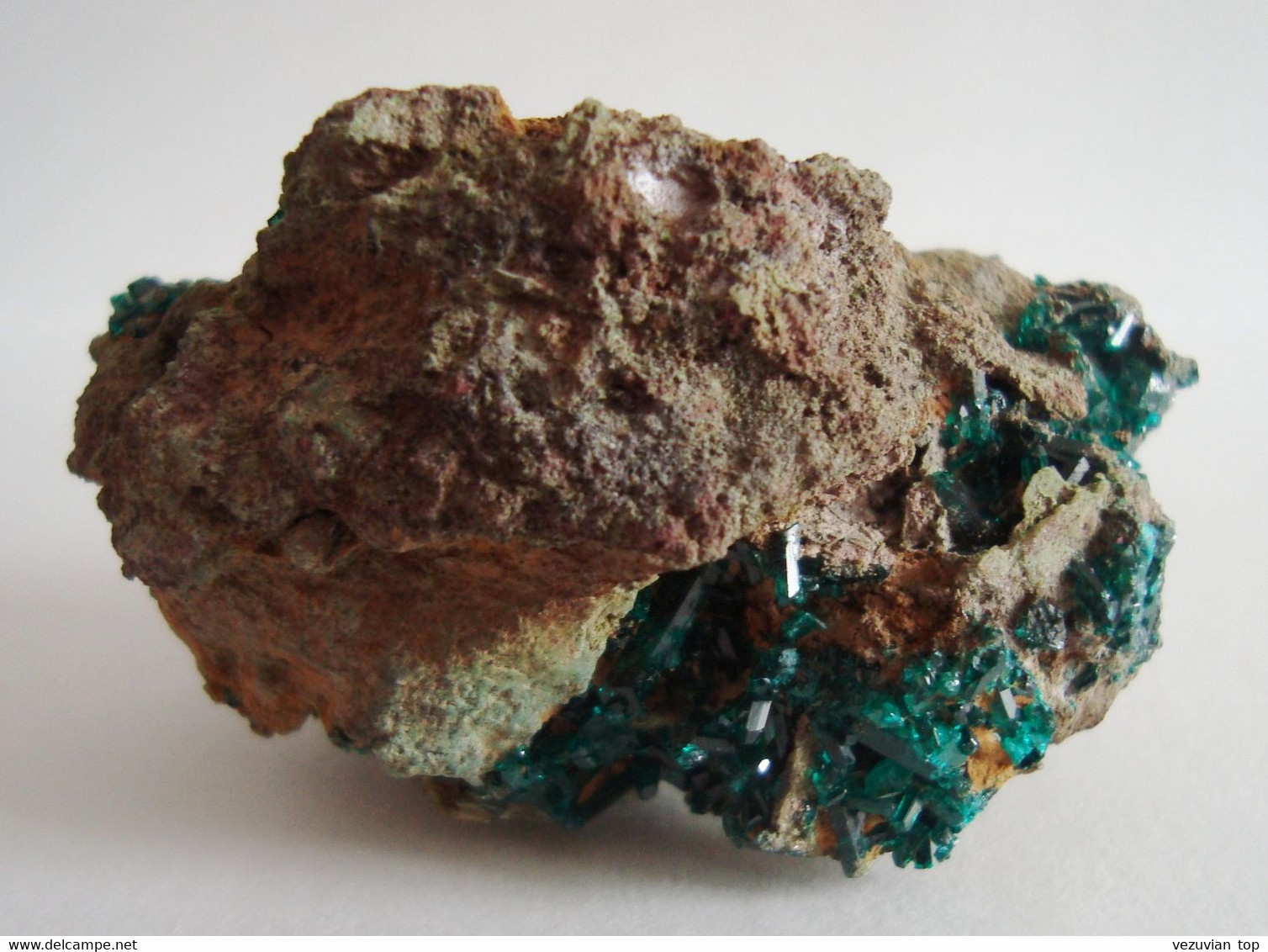 Dioptase Crystals On Matrix - Minéraux