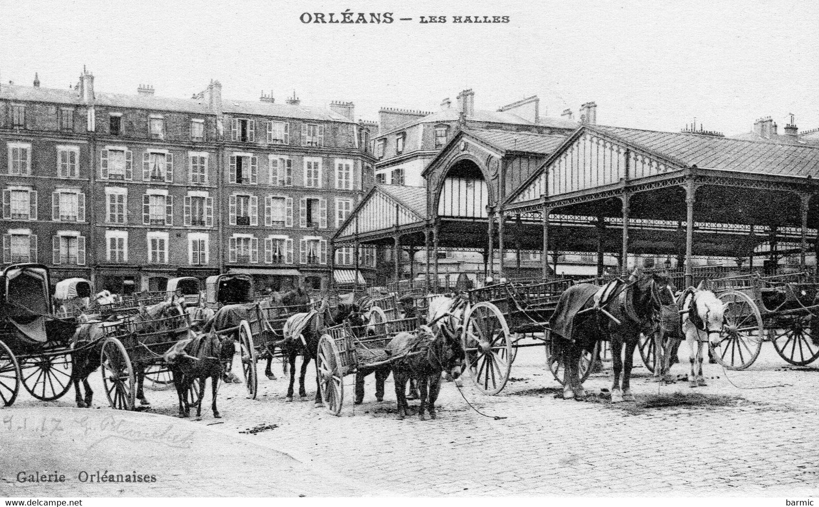 ORLEANS LES HALLES, CALECHES, CHARETTES, CHEVAUX REF 2198 - Plazas De Mercados