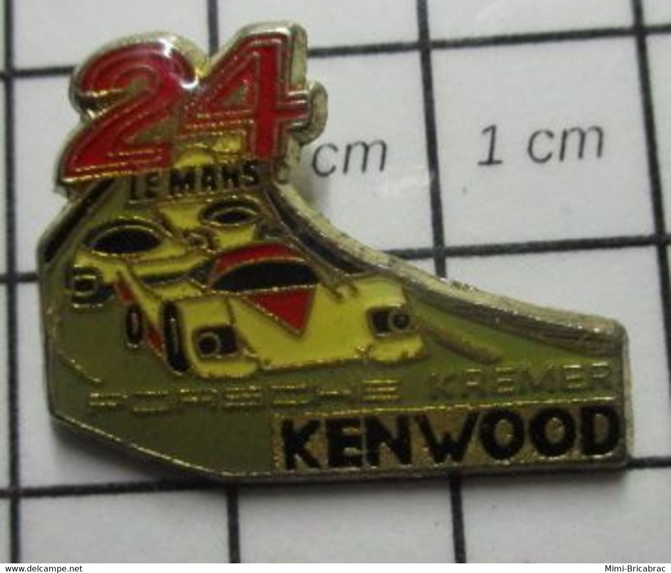 1316a Pin's Pins / Beau Et Rare / THEME : SPORTS / AUTOMOBILE ENDURANCE 24 H DU MANS PORSCHE KREMER KENWOOD - Car Racing - F1