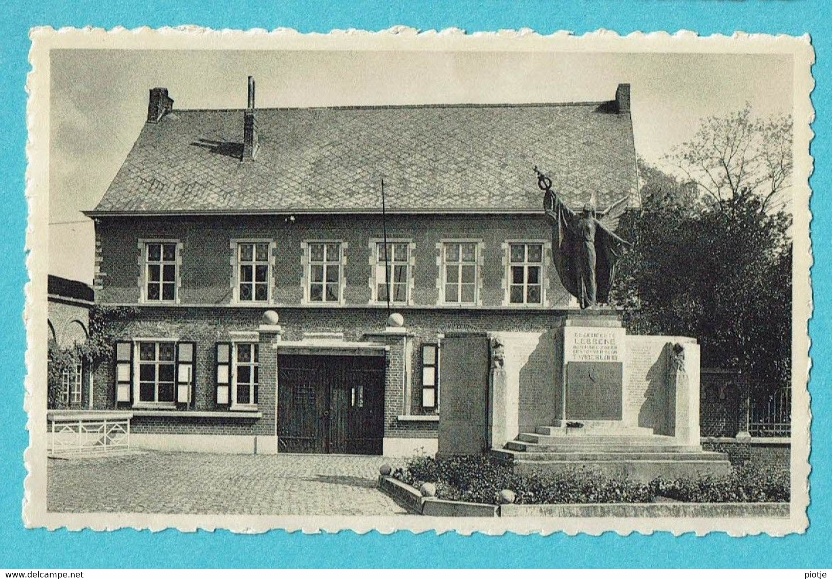 * Lebbeke (Oost Vlaanderen) * (Nels, Uitg. Gezusters Tirez) Standbeeld En Pastorij, Statue, Presbytère, Old - Lebbeke