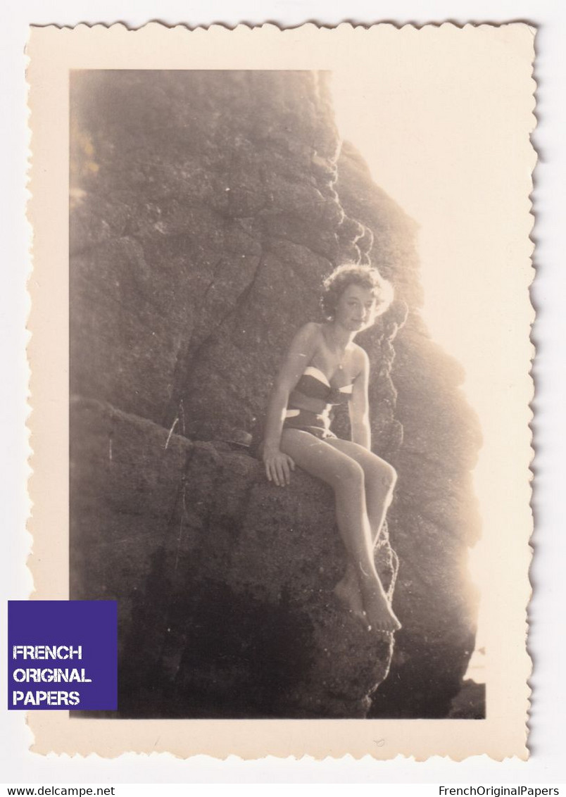 Portrait Jeune Femme 1956 Petite Photo Originale 7x4,8cm Mer Maillot De Bain - Woman Bikini Snapshot Vintage Nude A75-11 - Pin-ups