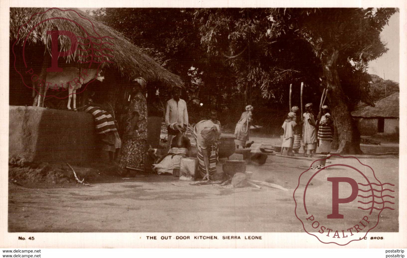 SIERRA LEONA // SIERRA LEONE. OUT DOOR KITCHEN. - REAL PHOTO - Sierra Leone