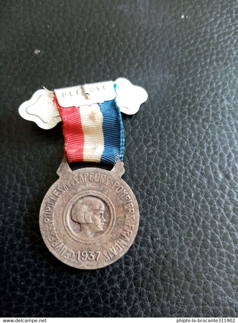 Petite Médaille œuvres Des Pupilles Des Sapeurs Pompiers Français - Firemen