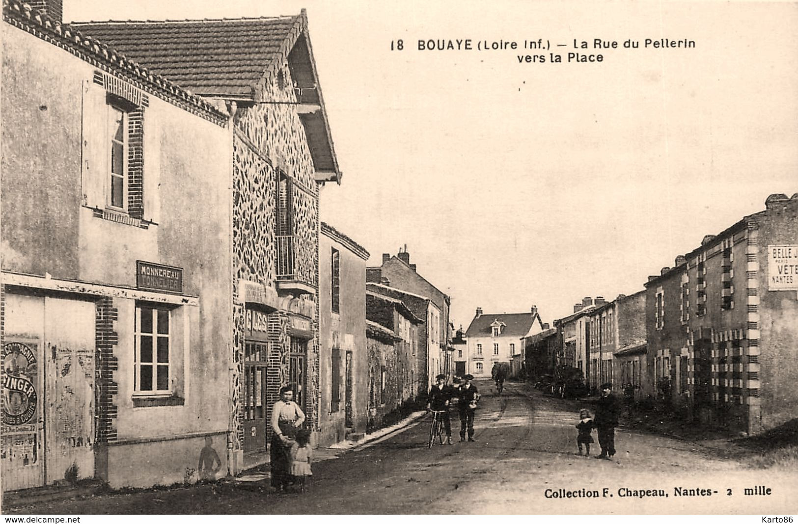 Bouaye * MONNEREAU Tonnelier , La Rue Du Pellerin Vers La Place - Bouaye