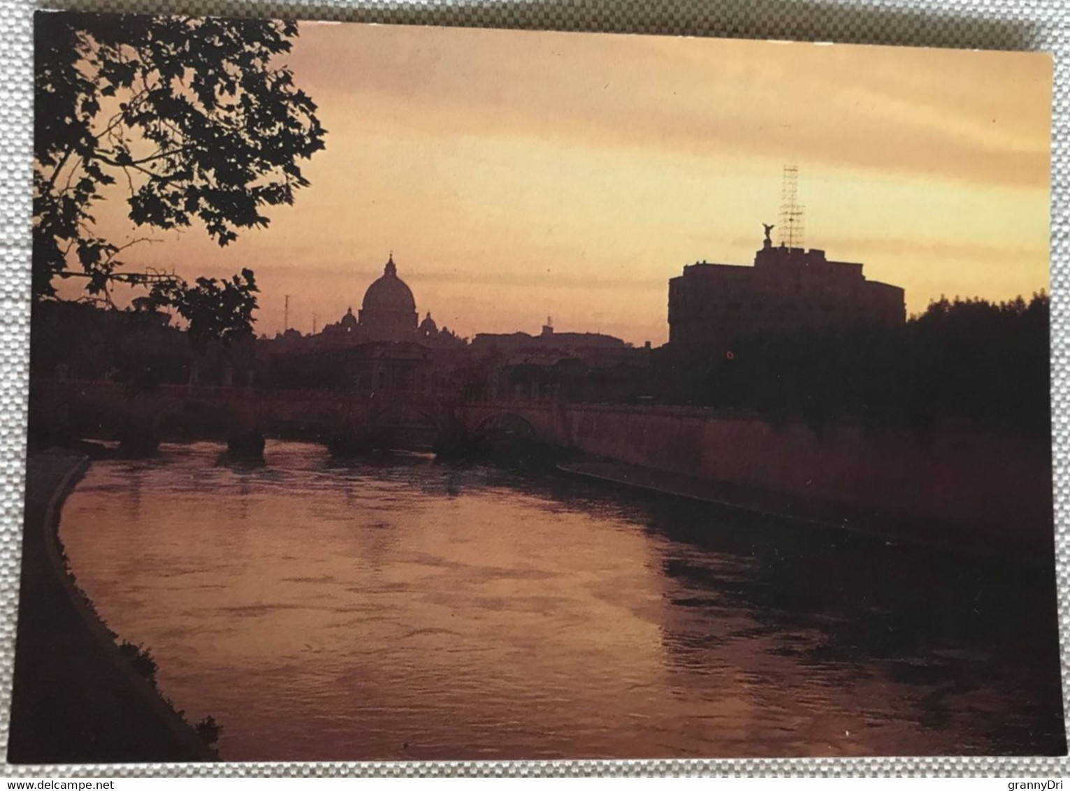 Itl Rome Pont Et Chateau Saint Ange De Nuit  Sur Le Tibre  134 Le Dome - Ponts