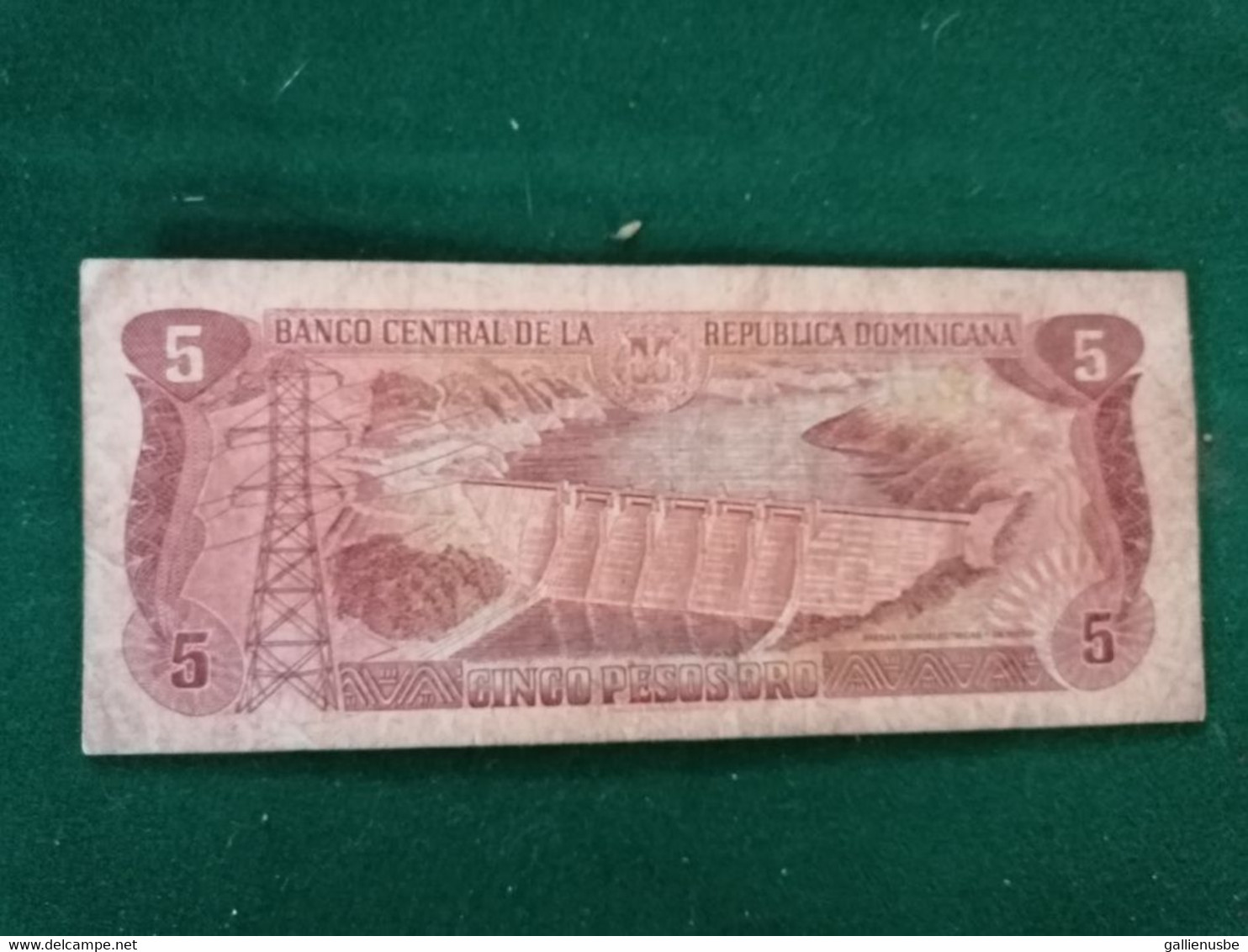 République Dominicaine  -  5 Pesos - 1996 -  Circulé - Dominicaine