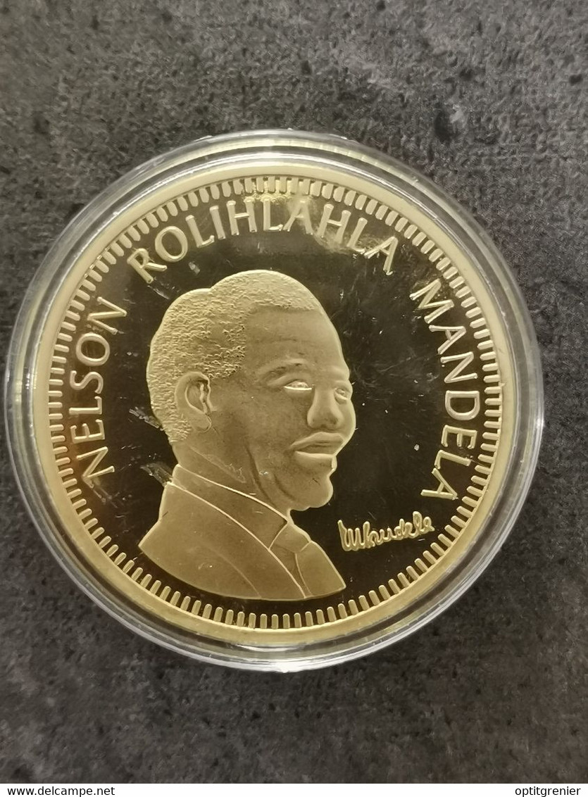 MEDAILLE NELSON ROLIHLAHLA MANDELA / 10 YEARS OF FREEDOM AFRIQUE DU SUD 2004 / SOUS CAPSULE - Other & Unclassified