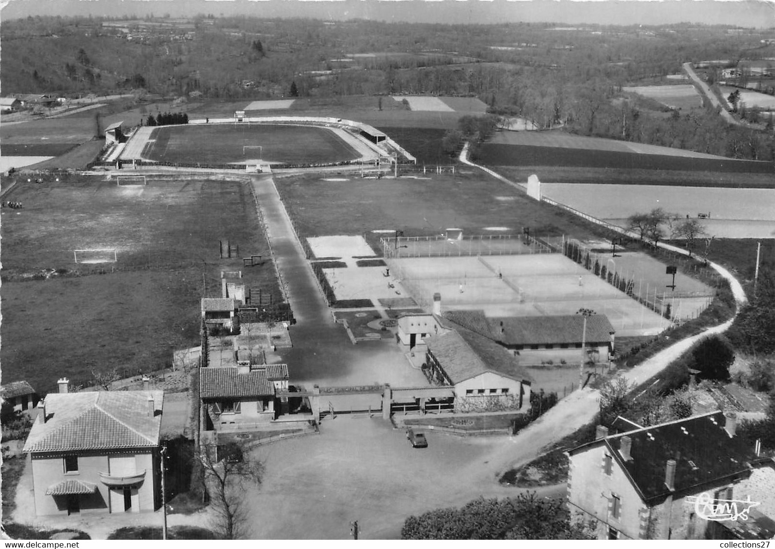 87-SAINT-JUNIEN- LE STADE VUE DU CIEL - Saint Junien