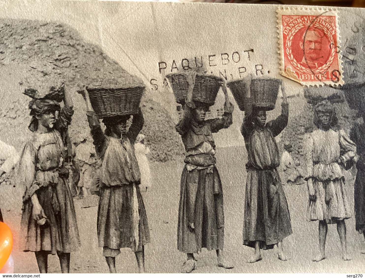 Sainte-Lucie - Coal Carriers - Femmes Portant Des Paniers De Charbon Sur La Tête Tampon Paquebot - Santa Lucía